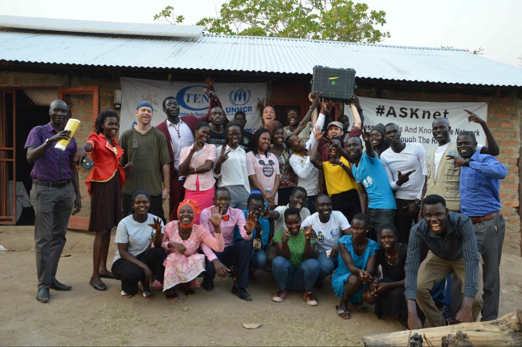 Prototyping #ASKotec - Access to Skills and Knowledge open tech emergency case